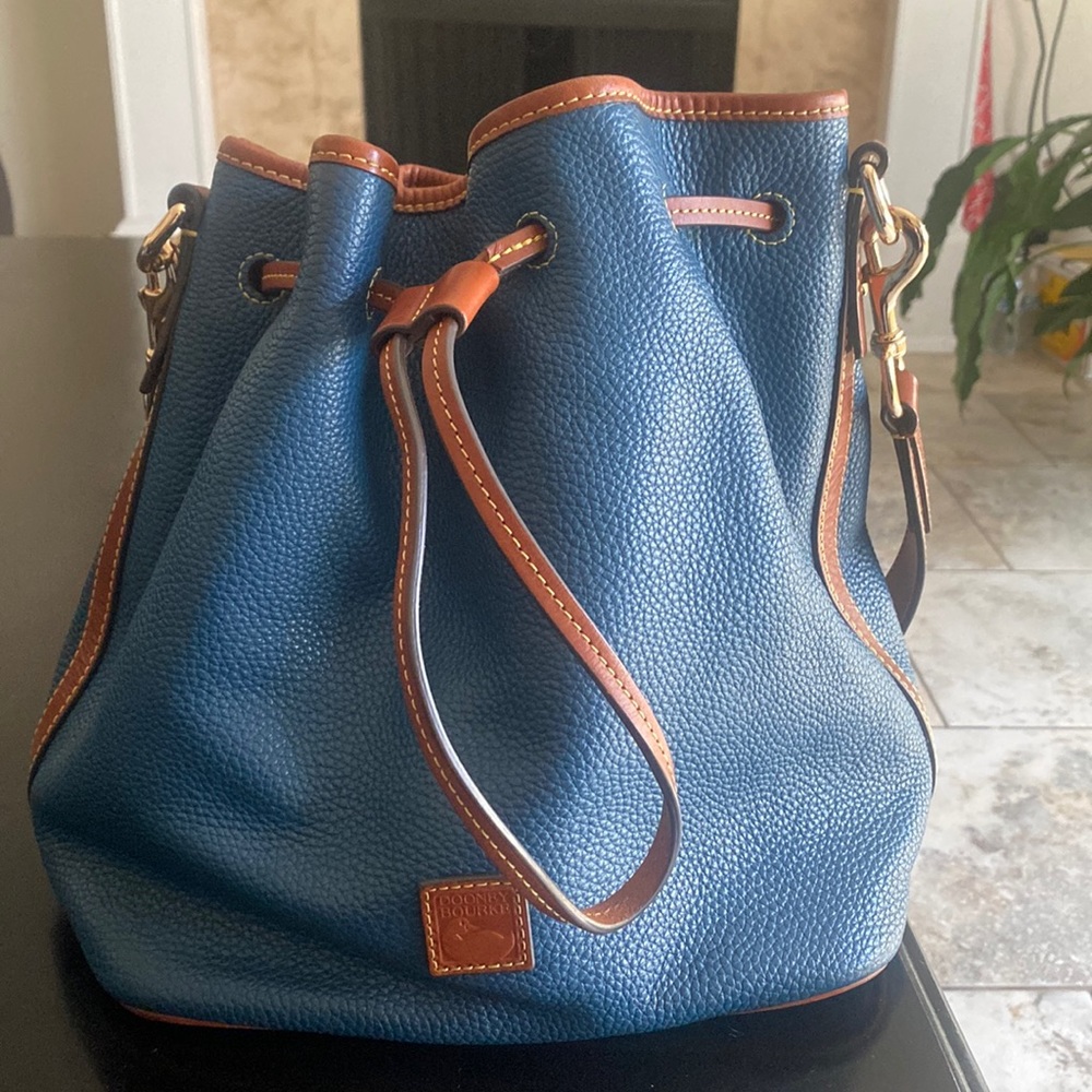 Large blue  Dooney & Bourke pebble grain